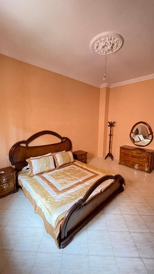 Maison De Ville Agreable Avec Un Patio Marocain Ouarzazate Exterior foto