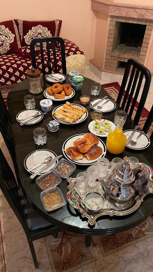 Maison De Ville Agreable Avec Un Patio Marocain Ouarzazate Exterior foto